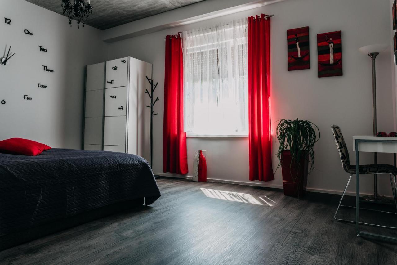 Lora & Lana Resort Ljubljana Bagian luar foto