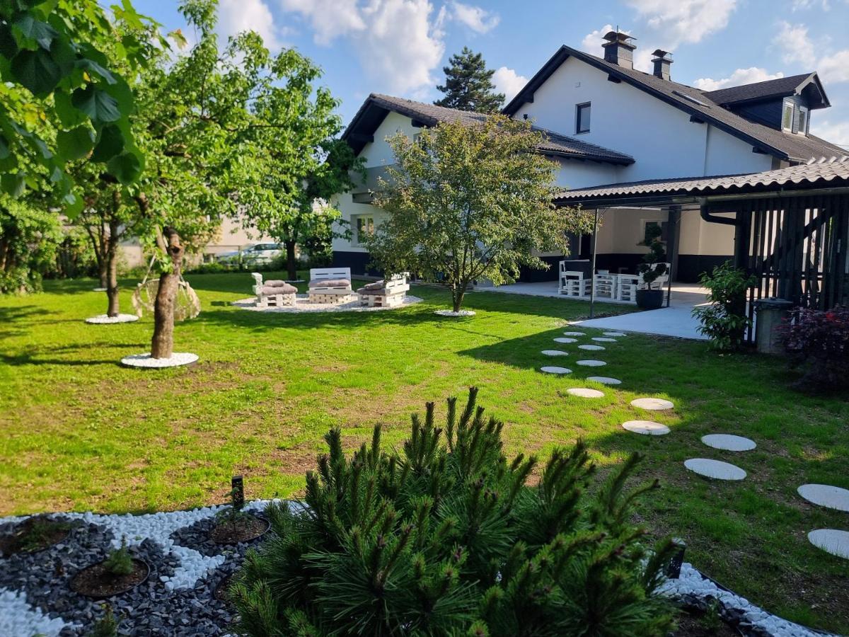 Lora & Lana Resort Ljubljana Bagian luar foto