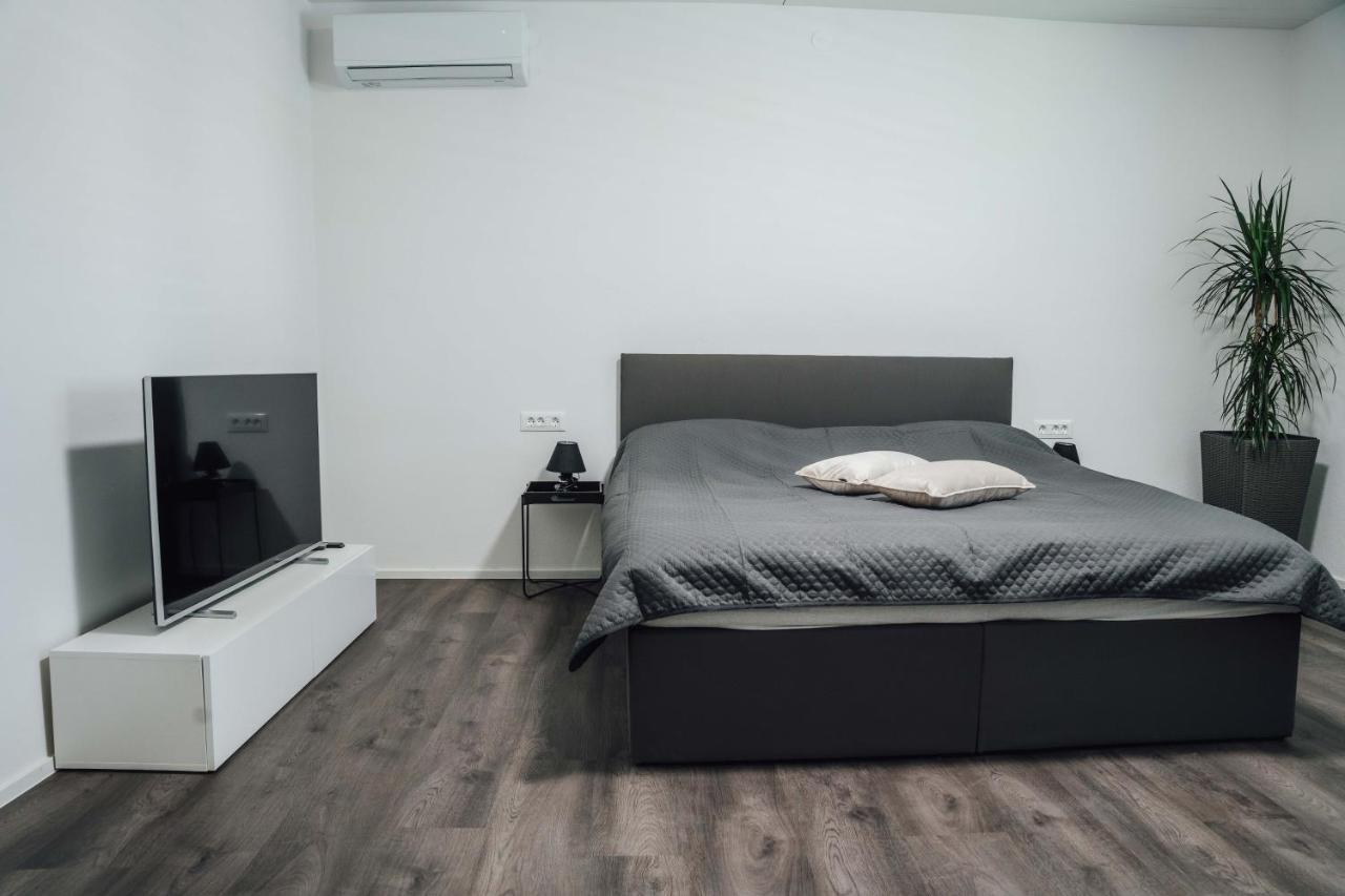 Lora & Lana Resort Ljubljana Bagian luar foto