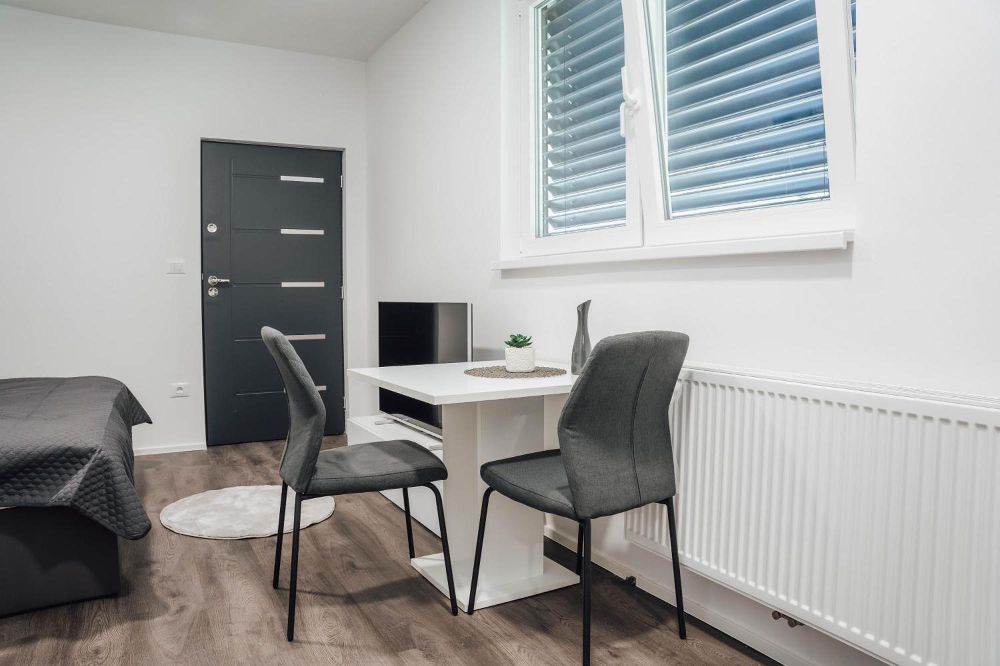 Lora & Lana Resort Ljubljana Bagian luar foto